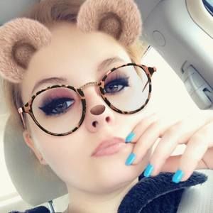 Meet your Posher, Felicia